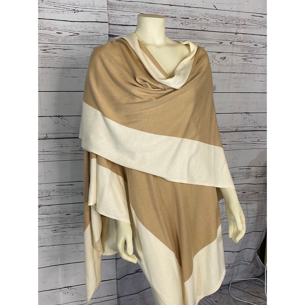 Lauren Ralph Lauren Two-Tone Knit Ruana, cape, shawl size large - Picture 9 of 12